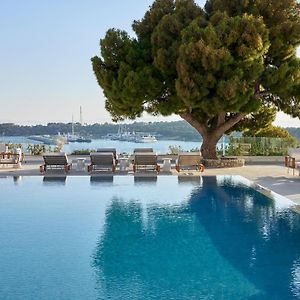 Vouliagmeni Suites
